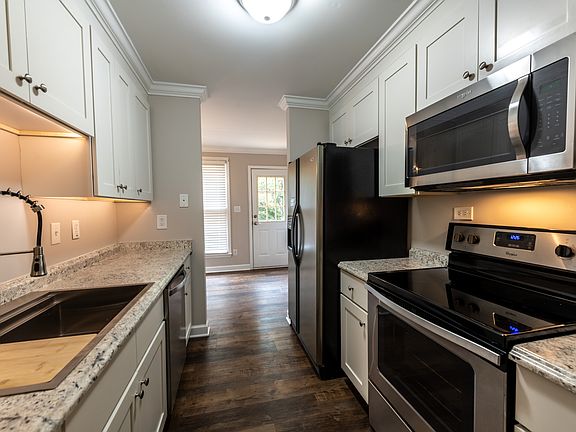 5th image of 1022 S Main St Unit 1-D