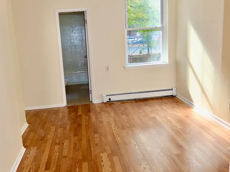 151 Christopher Columbus Dr #1F — Photo 8