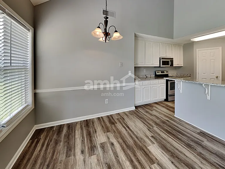 2025 Graybrook Dr — Photo 4