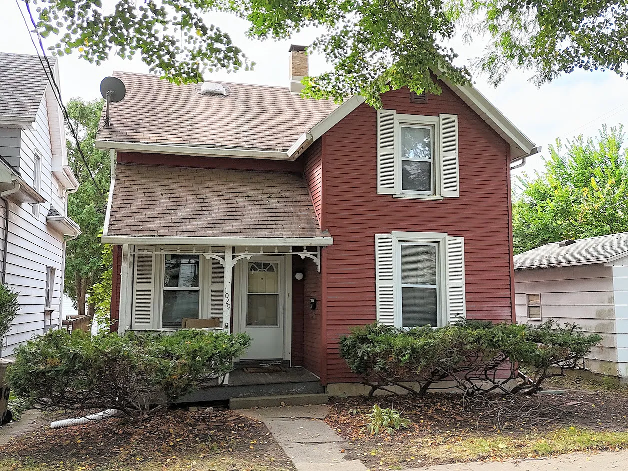 5 bed, 2.0 bath, 1176 sqft, $3,695 — Photo 2