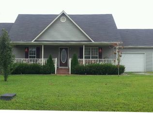 49 Hunters Ridge Dr, Fayetteville, TN 37334