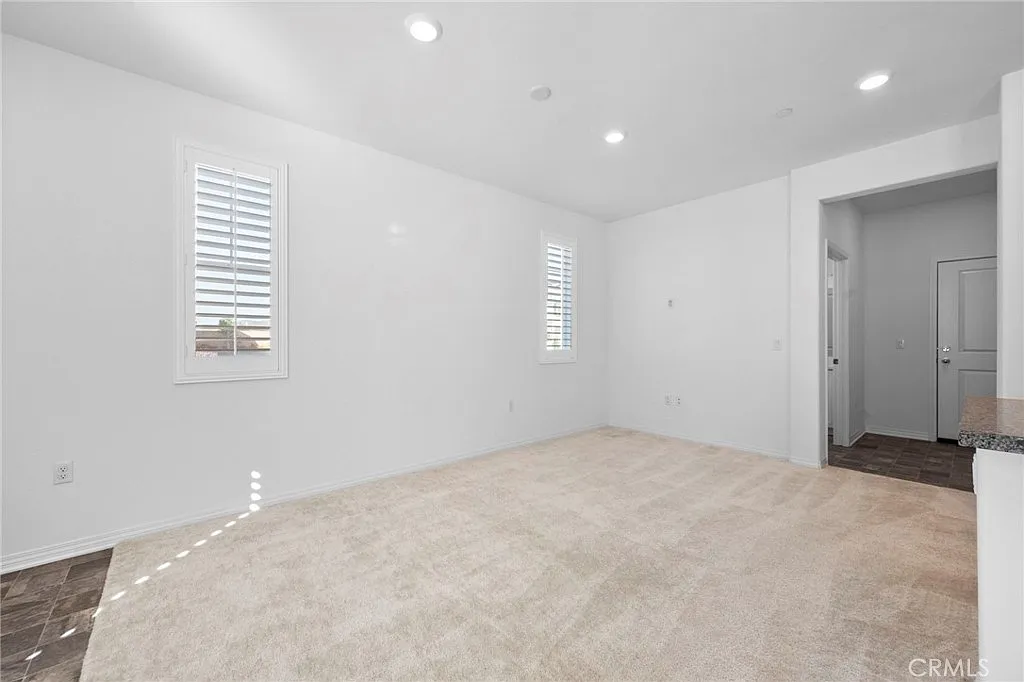 3 bed, 1674 sqft, $2,995 — Photo 3