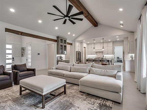 5th image of 15445 Bonita Ln