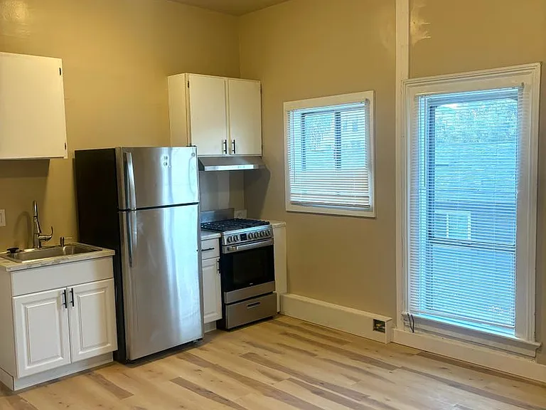 620 S 3rd St — Photo 8