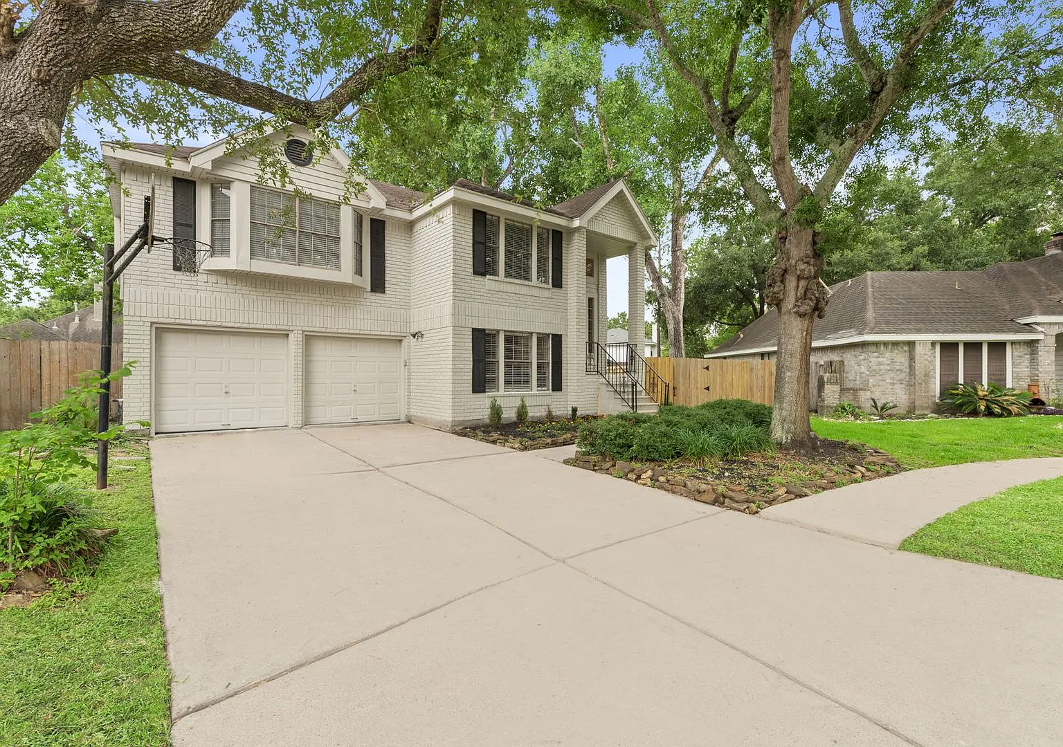 Beautiful just remodeled from top to bottom house in Pearland TX — Photo 2