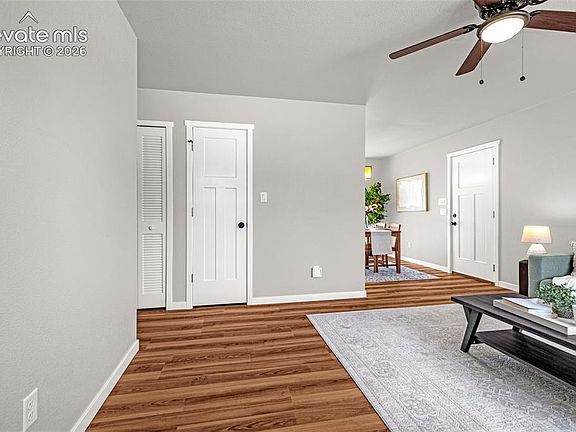4th image of 2214 Sonoma Dr
