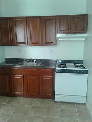 Rented by Arena Real Estate | media 18