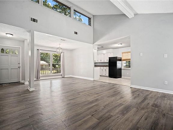 5th image of 5405 Greenleaf Rd