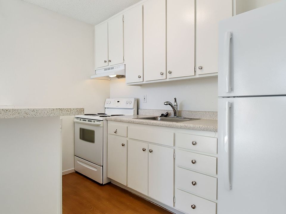 1st image of 4841 Parks Ave #9