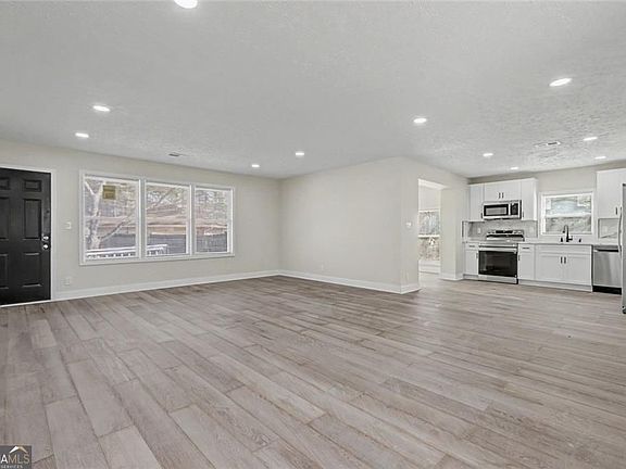 3rd image of 2447 Omaha Rd SW