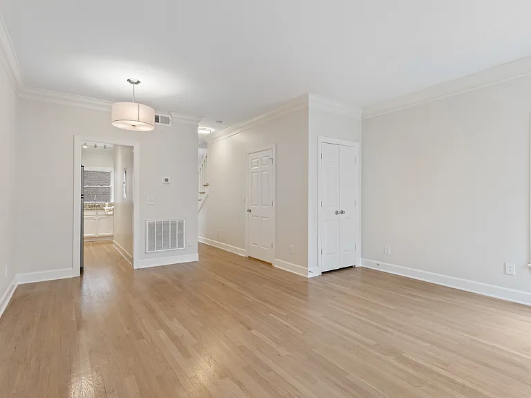 2913 Parthenon Ave — Photo 9