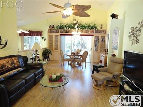 Great Room looking to Lanai.