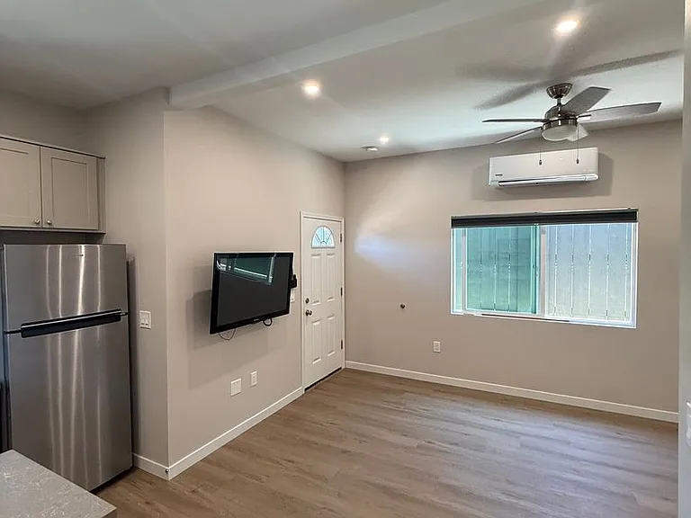 1811 Parrot St — Photo 4