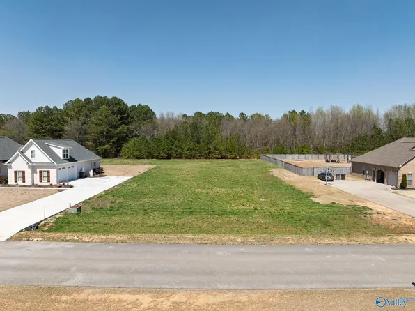 284 Brothers Ln, Rogersville, AL 35652