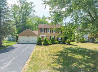 7655 Doubletree Cir, North Syracuse, NY 13212