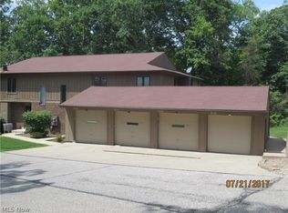 7533 Creekwood Ct #16A, North Royalton, OH 44133