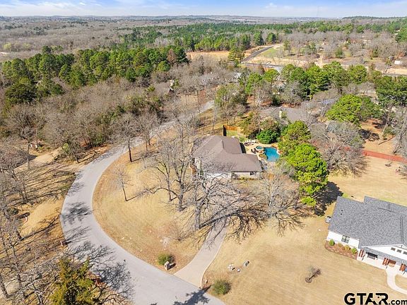 4th image of 16687 Meadow Crest Dr