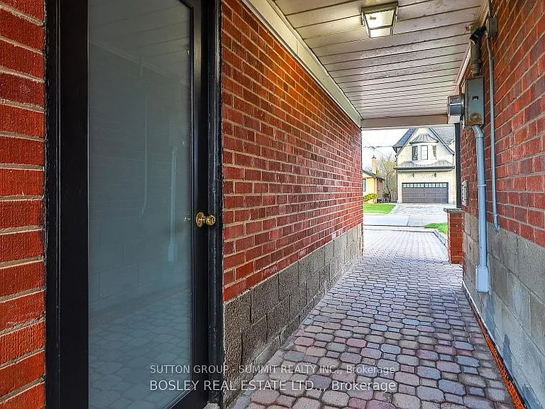 136 Regina Ave #BASEMENT — Photo 3