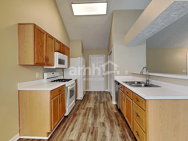 2510 Baysridge Dr NW — Photo 4