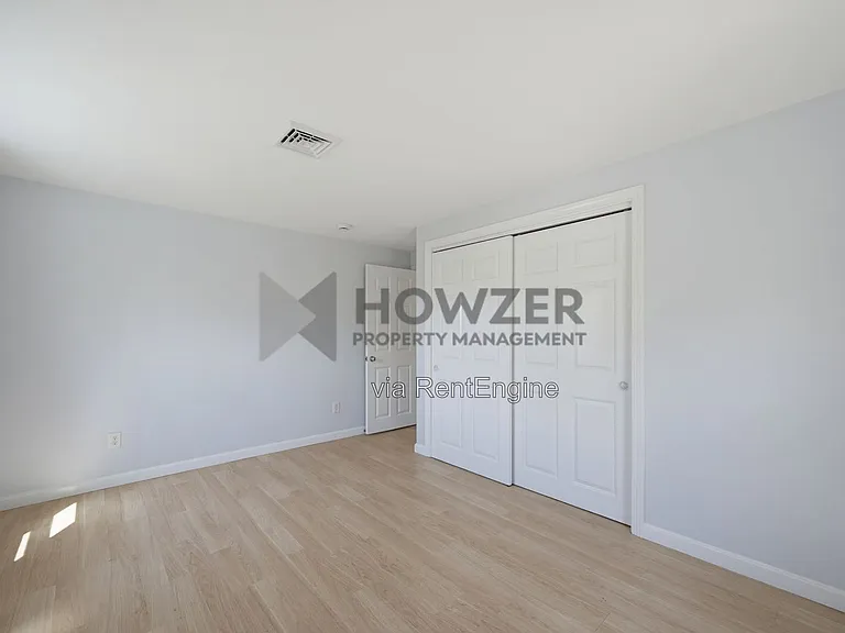 1029 Iyannough Rd #1D — Photo 26