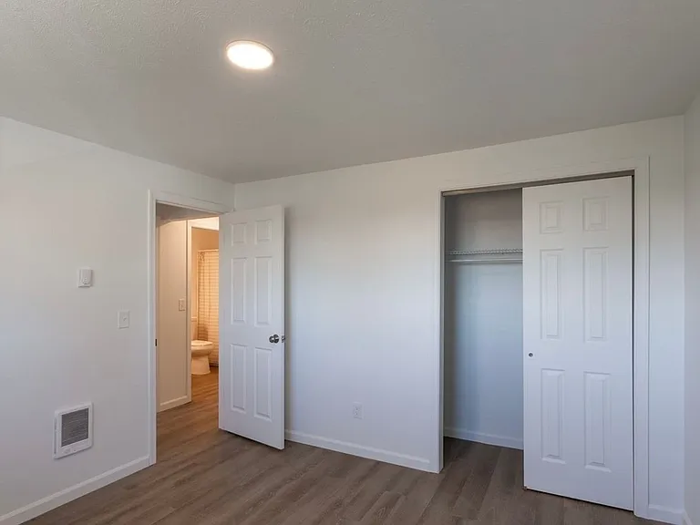Campus View Apartments near EWU! — Photo 22