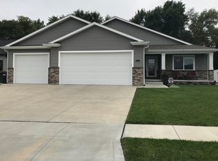 15121 Bradford Ln, Waverly, NE 68462