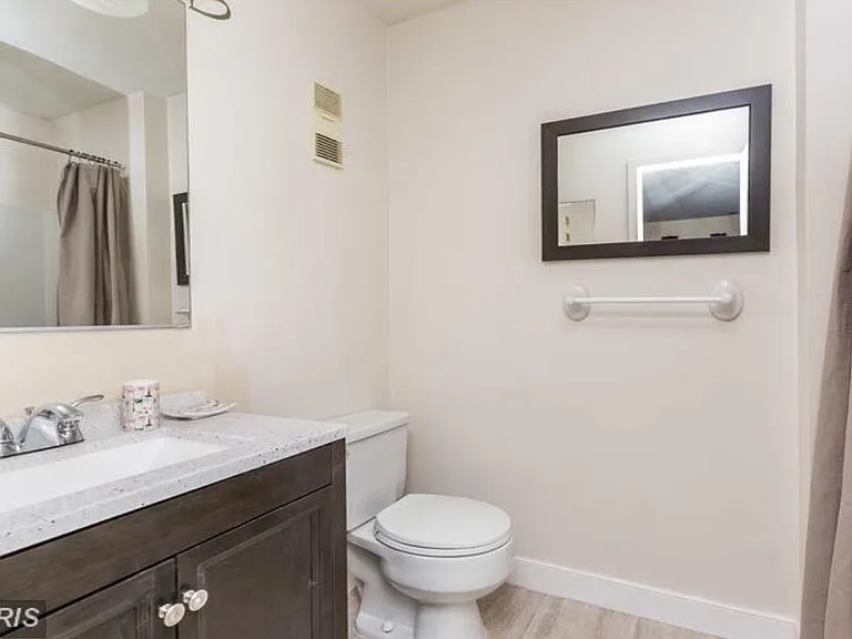 604 S Charles St — Photo 12