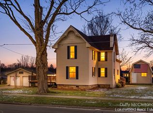 1657 Jordan Lake Ave, Lake Odessa, MI