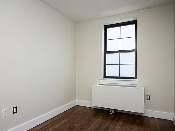 5th image of 122 Jefferson St Floor 2