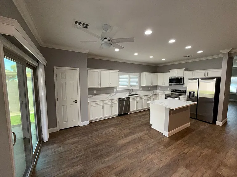2140 E Remington Pl — Photo 5