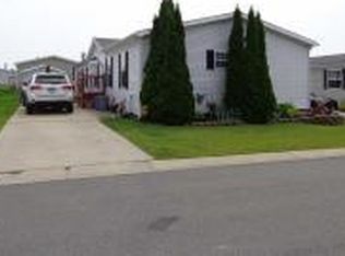 9598 Russell St, Northville, MI 48167