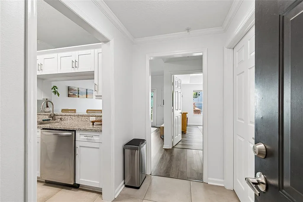 1 bed, 1.0 bath, 673 sqft, $2,700 — Photo 3