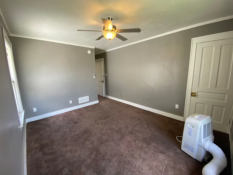 1427 2nd Ave SE #4 — Photo 5