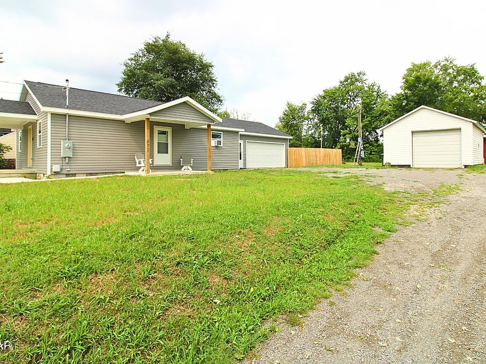 1st image of 471 McPheron Ave