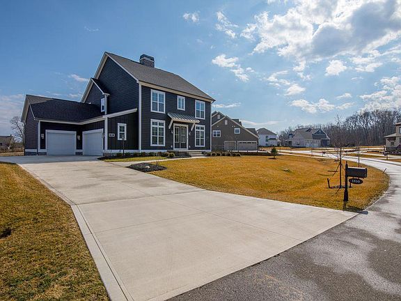 2nd image of 1850 Dartmoor Ln