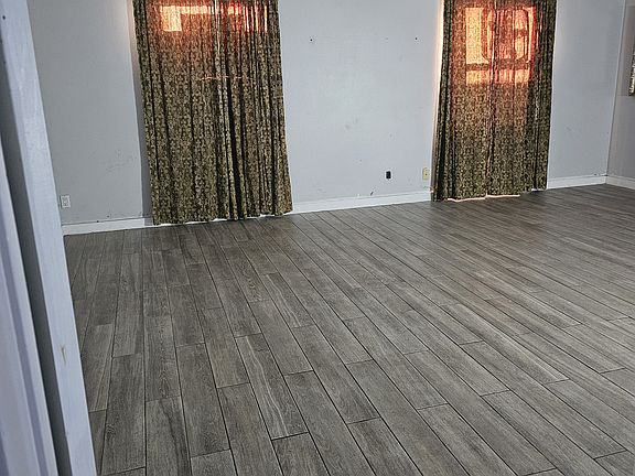 2nd image of 8871 Acacia Ave