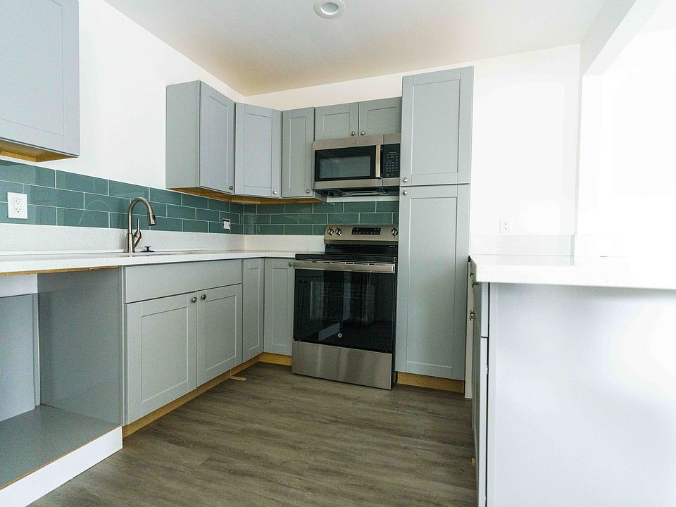 1st image of 902 Melrose St #101