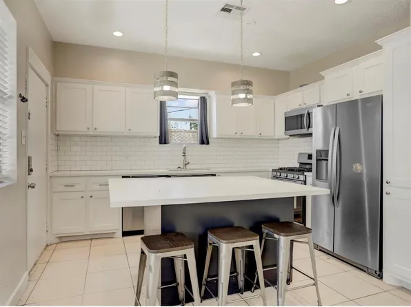 1612 39th St, Galveston, TX 77550