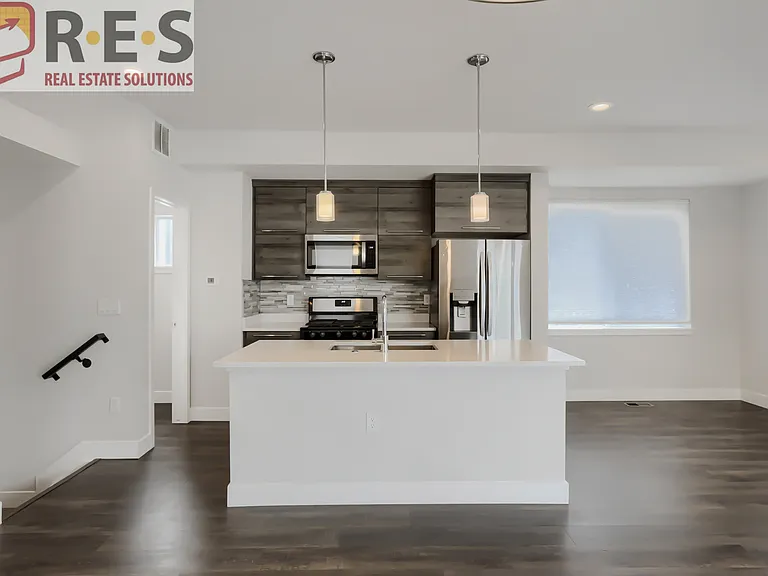 5566 W 11th Pl — Photo 3