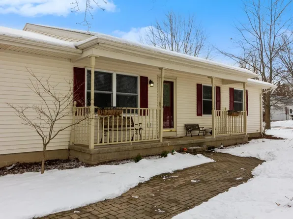 1139 Glenridge LN, Elkhorn, WI 53121