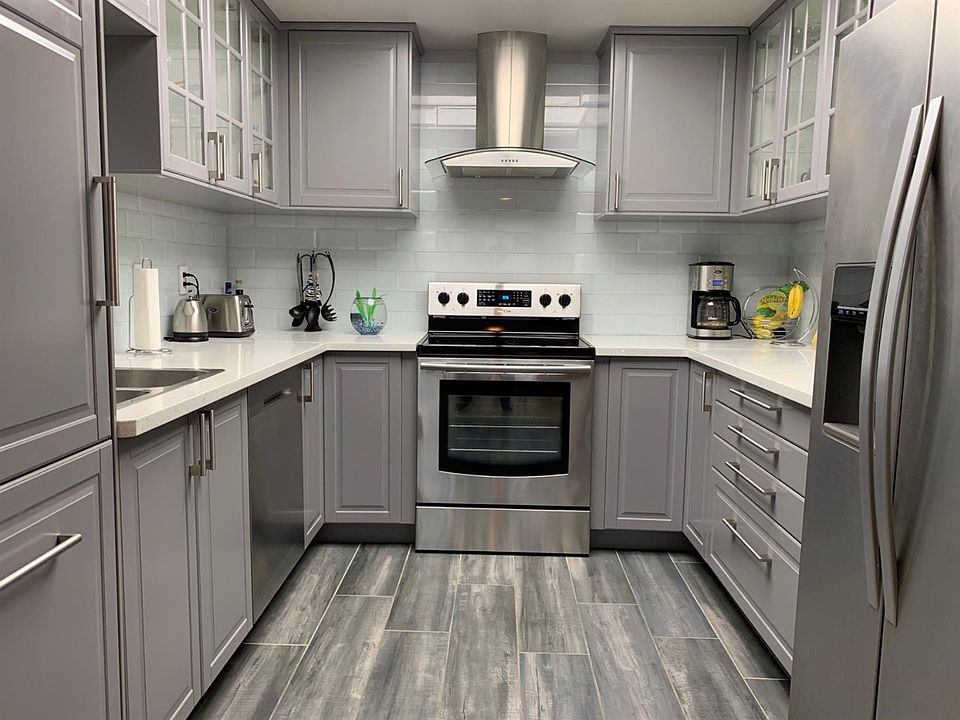 1st image of 5802 Shadow Creek Dr APT 2
