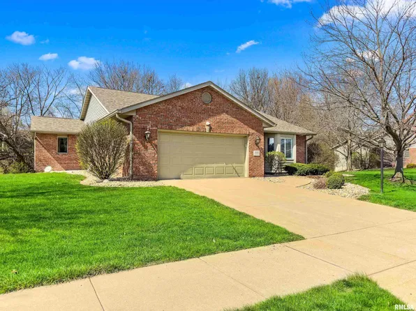 10415 N Pheasant Ln, Peoria, IL 61615