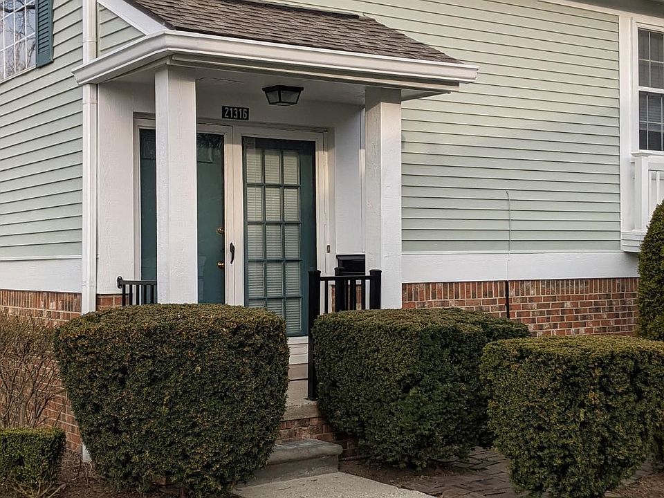 1st image of 21316 E Glen Haven Cir
