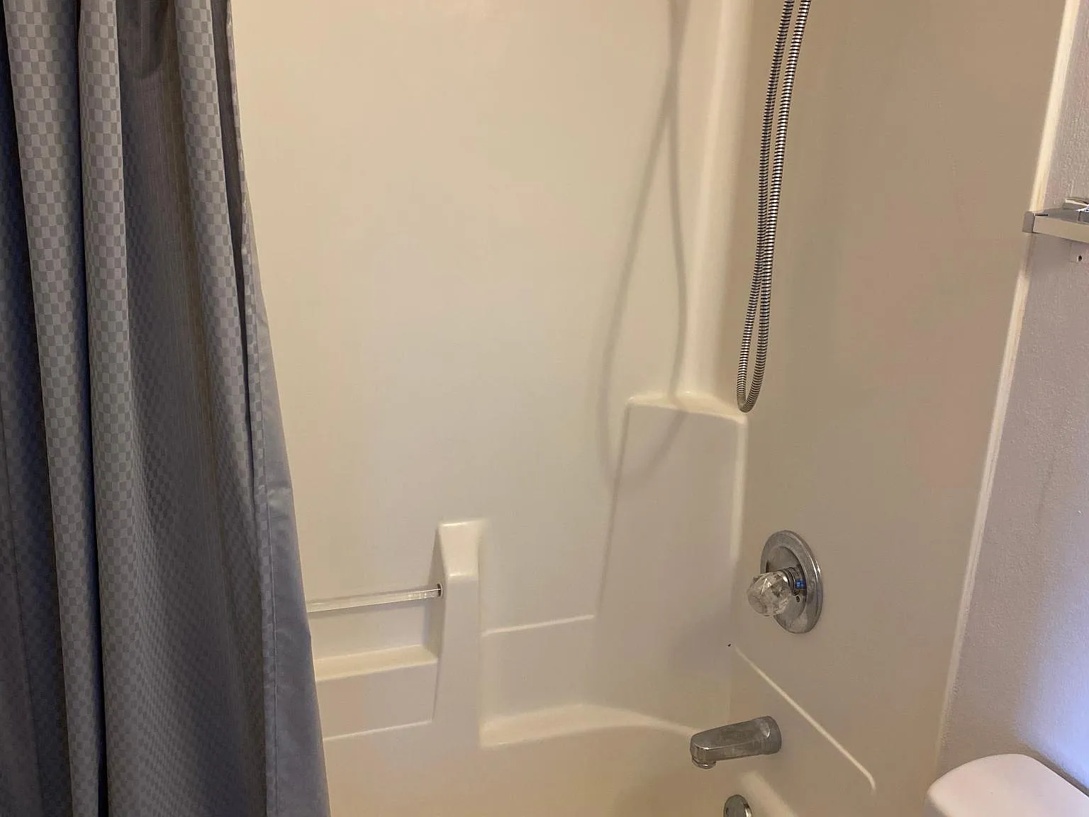 631 Vicksburg Dr — Photo 4