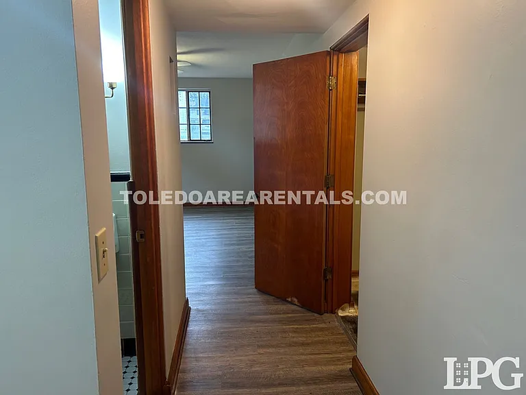 2244 W Sylvania Ave #1 — Photo 8
