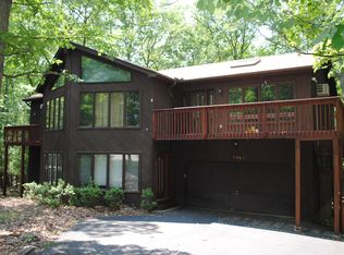 196 Lakeside Dr, East Stroudsburg, PA