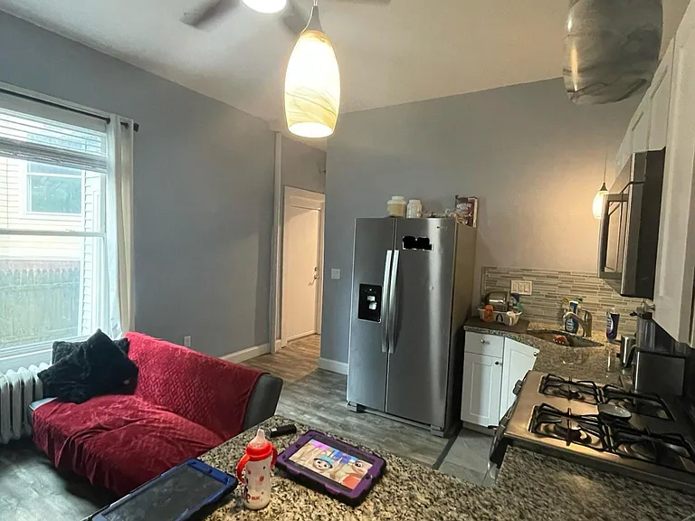 6 Windsor St #1 — Photo 5