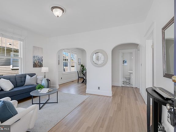 5th image of 102 E Custis Ave