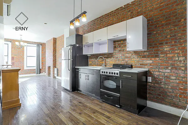 Rented by ERNY LLC | media 10