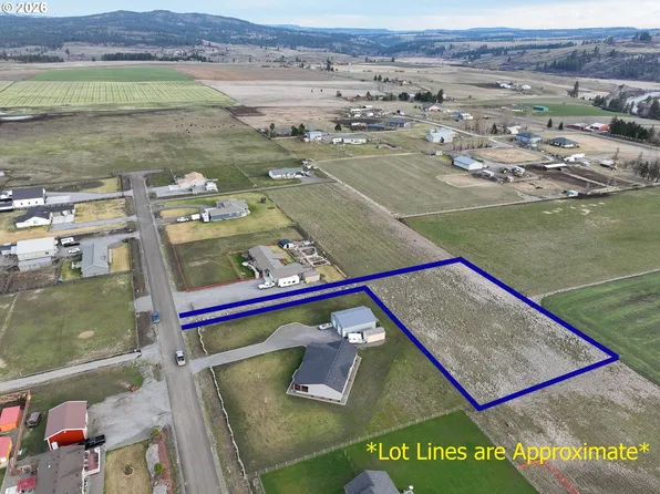 953 N 15th Ave, Elgin, OR 97827